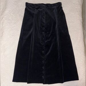 Vintage Black Buttoned Velvet Skirt 💜